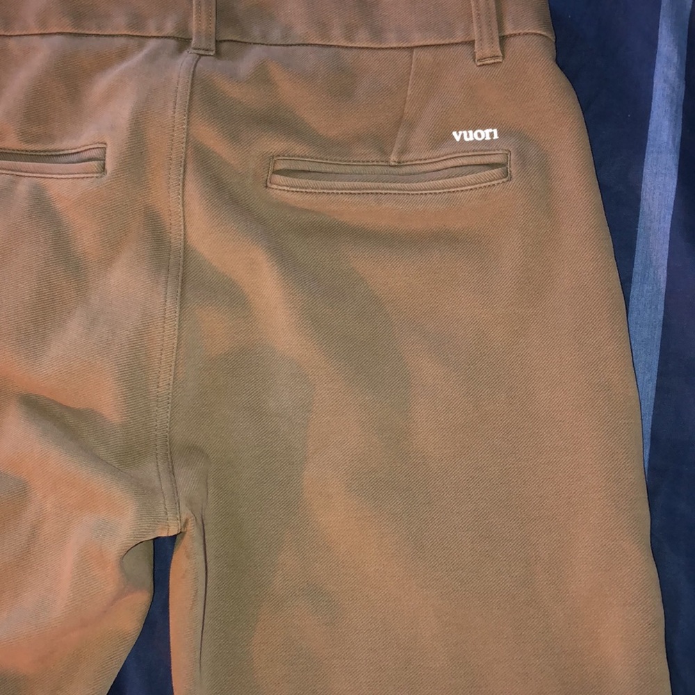 Vuori everyday chinos